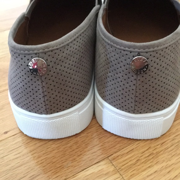 NWOB Steve Madden Zarayy slip on sneakers size 8 - Picture 4 of 4